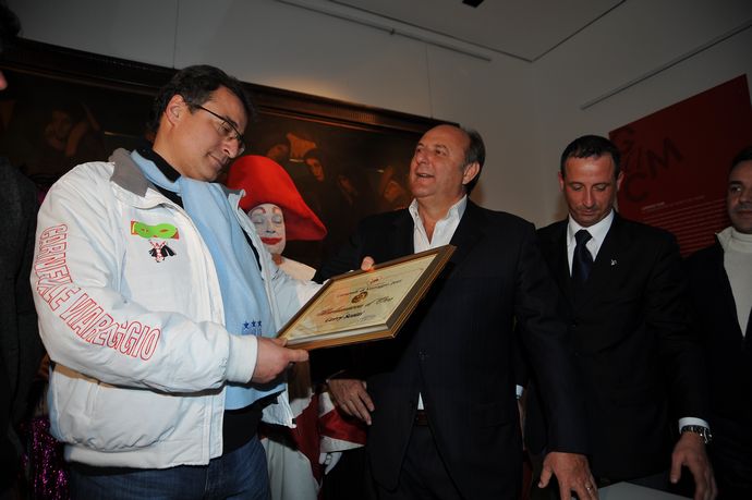 Ingrandisci la foto